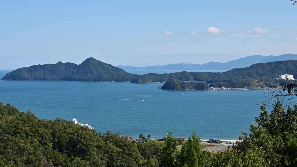 傘松公園から見た若狭湾