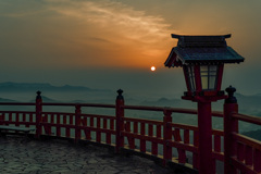 霞神社の夜明け