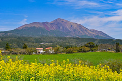 春の高千穂峰
