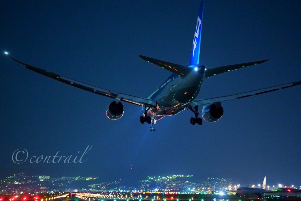 大阪国際空港の夜