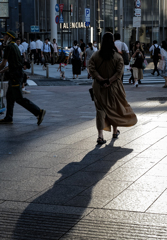 銀座で待ち合わすか、止めるのか