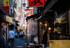 昨日のことは忘れた　明日のことは考えない