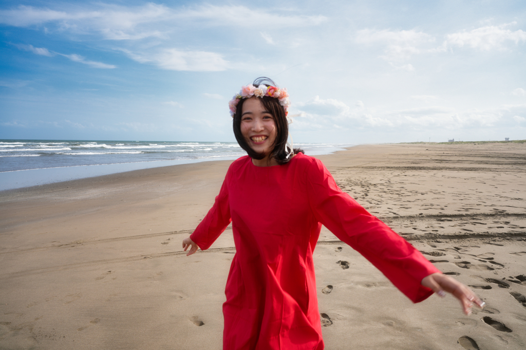 赤の人と海