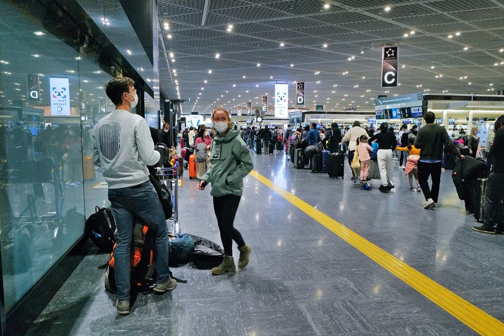 元旦の成田空港　（２）