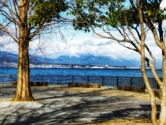 琵琶湖の対岸は雪