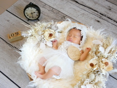 NEWBORN PHOTO