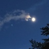 月を喰らわんとする雲竜