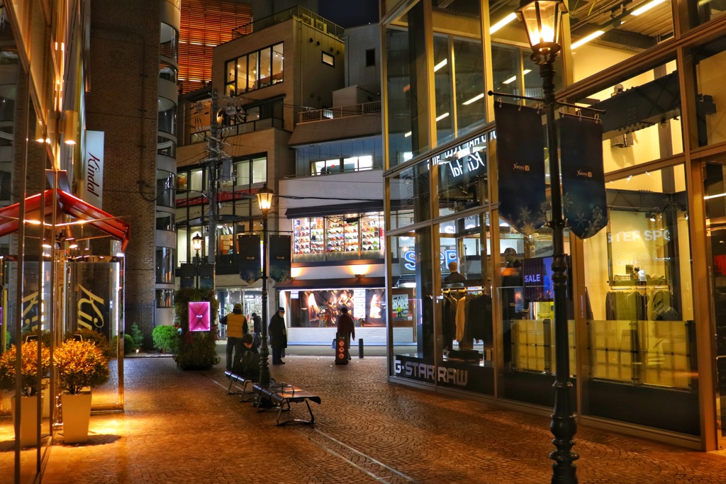 夜の茶屋町