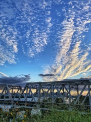 鉄橋と夕空