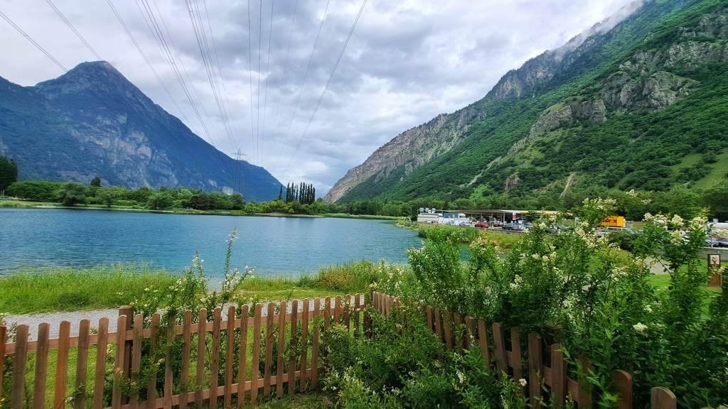 湖の有る風景　ロゼル湖