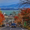 琵琶湖の見える坂道