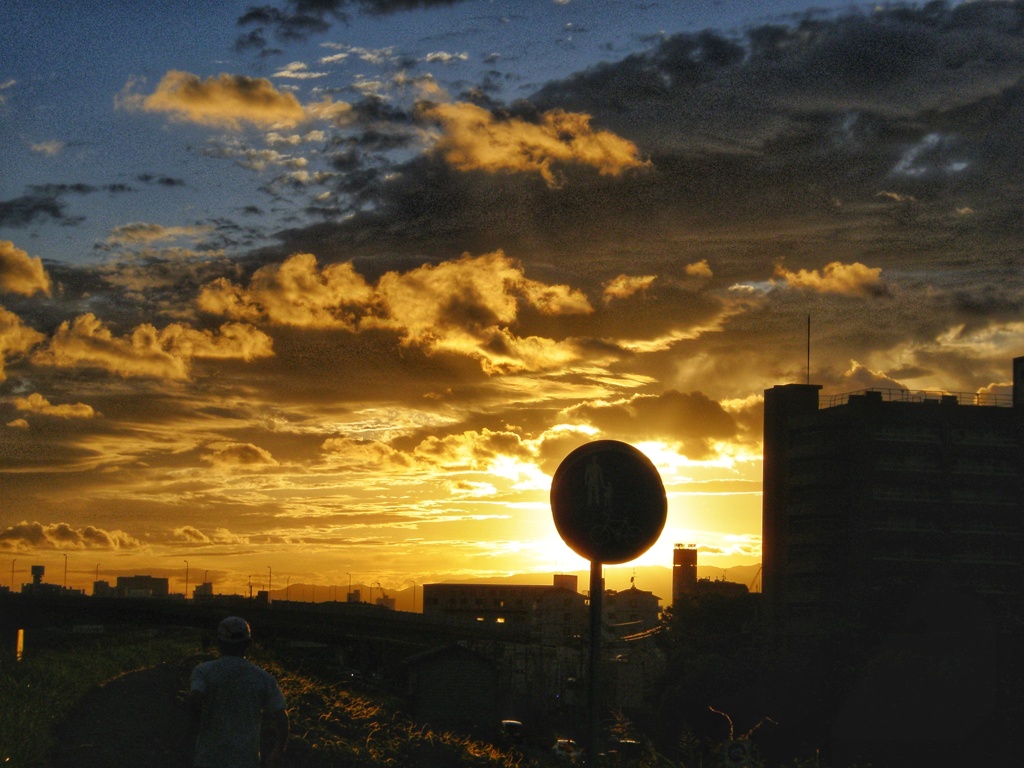 黒い夕陽