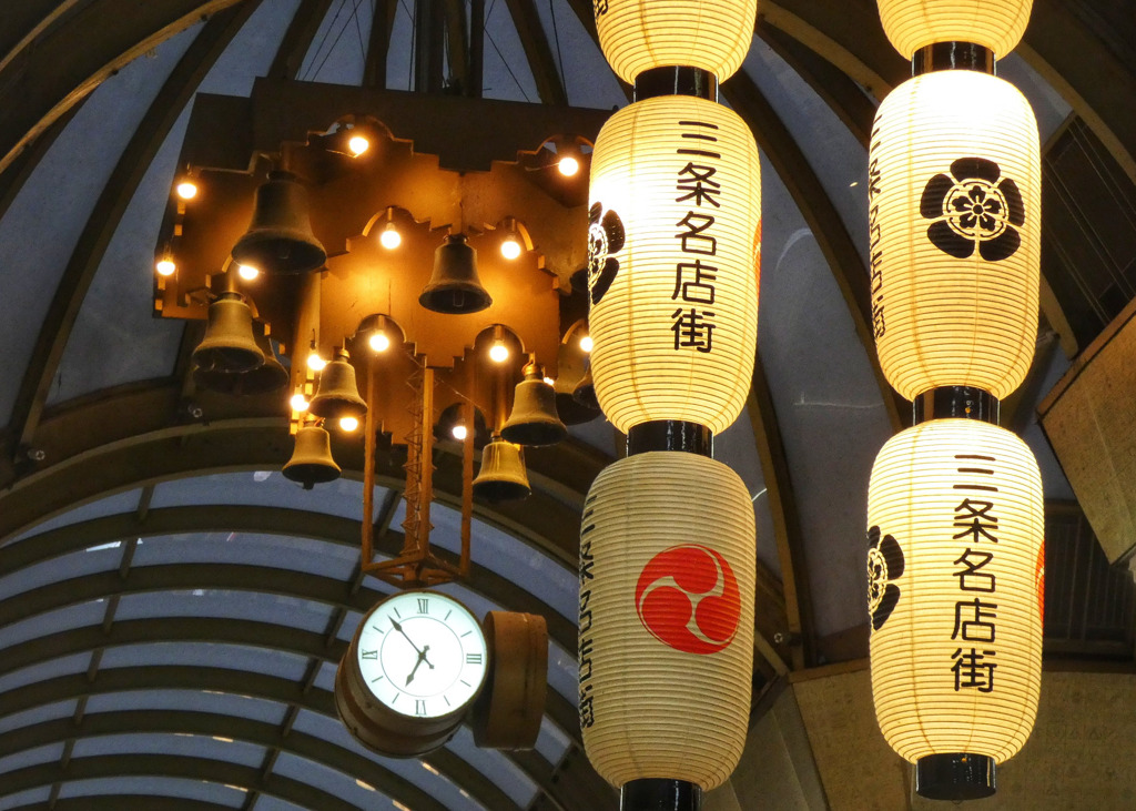 商店街の時を刻む