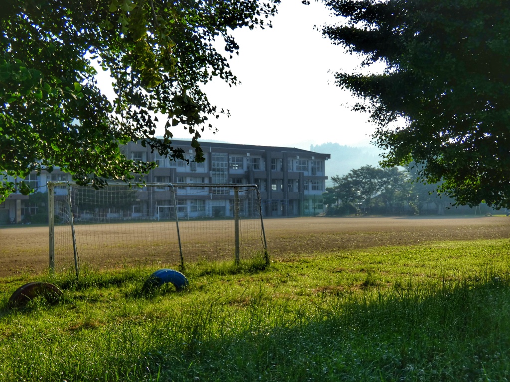 始業前の小学校