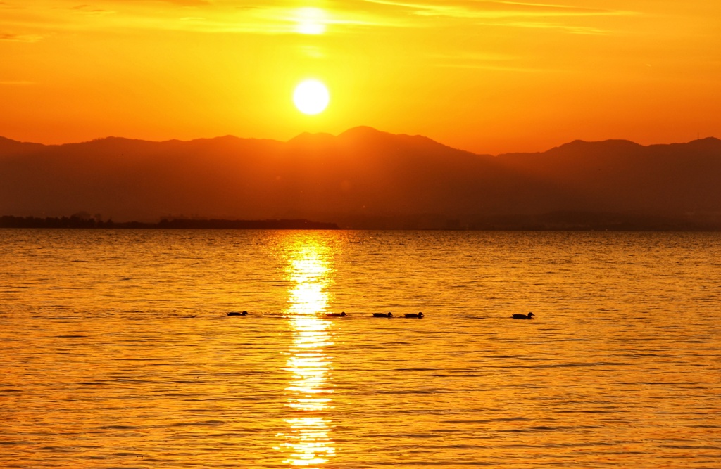 琵琶湖の夕陽
