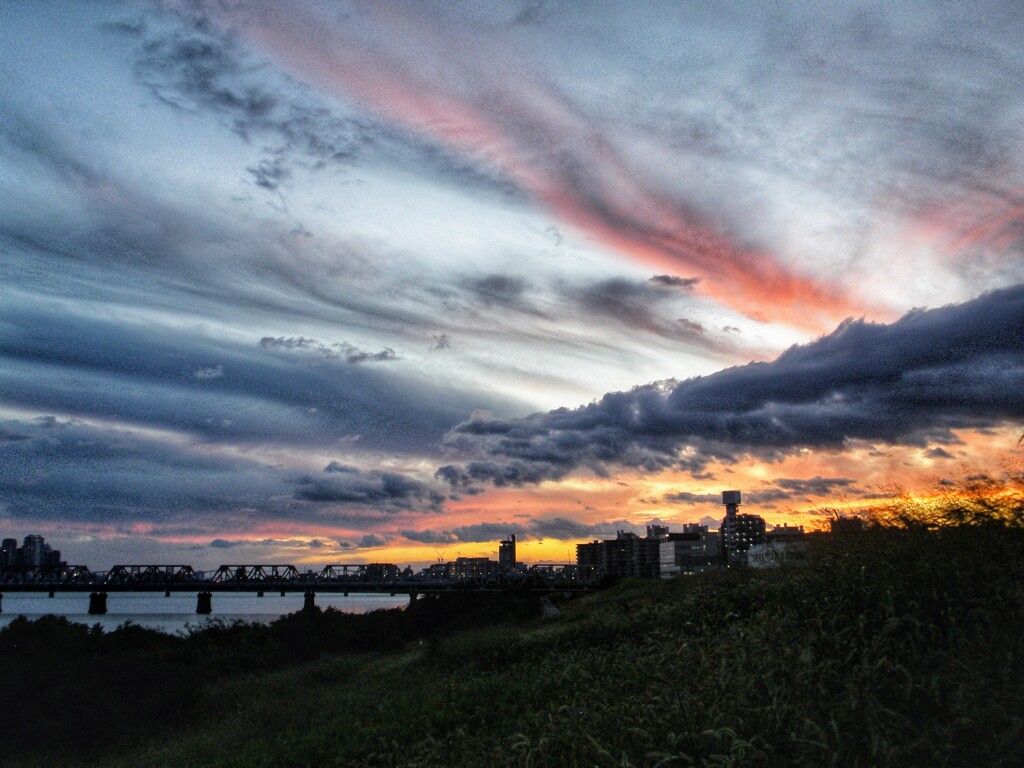 淀川夕景（HDR)