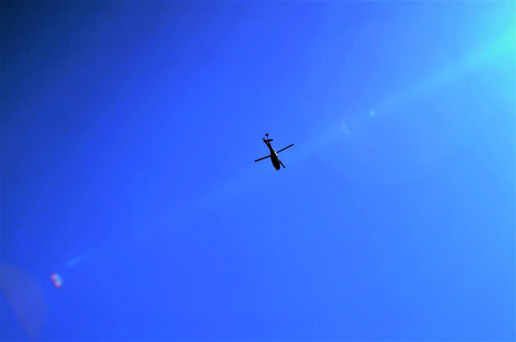 空を飛ぶ