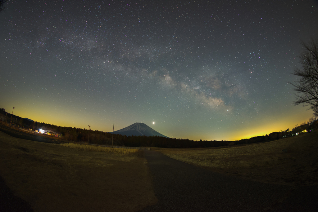 富士山と夏の天の川