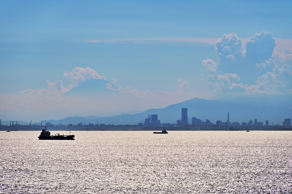 東京湾と夏富士