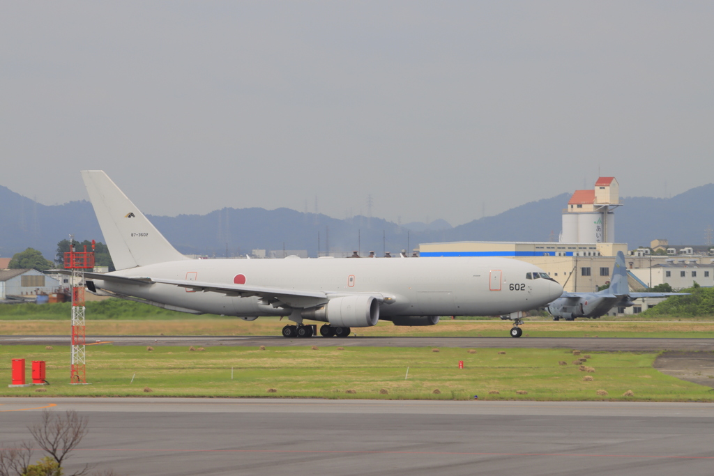 小牧基地 KC767