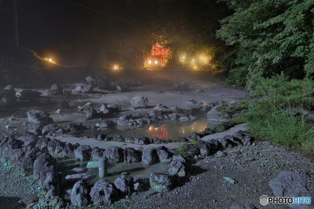 群馬県・草津町 夜の賽の河原の風景 1
