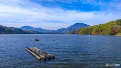 長野県・秋の野尻湖と飯縄山と黒姫山の風景