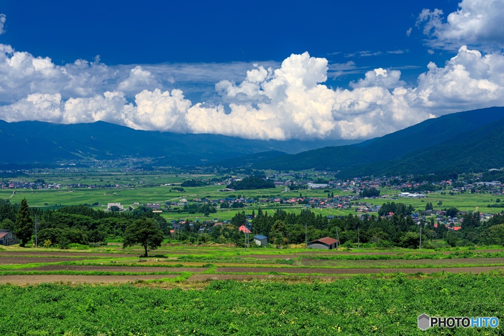 長野県・木島平村 高台から眺める村の風景
