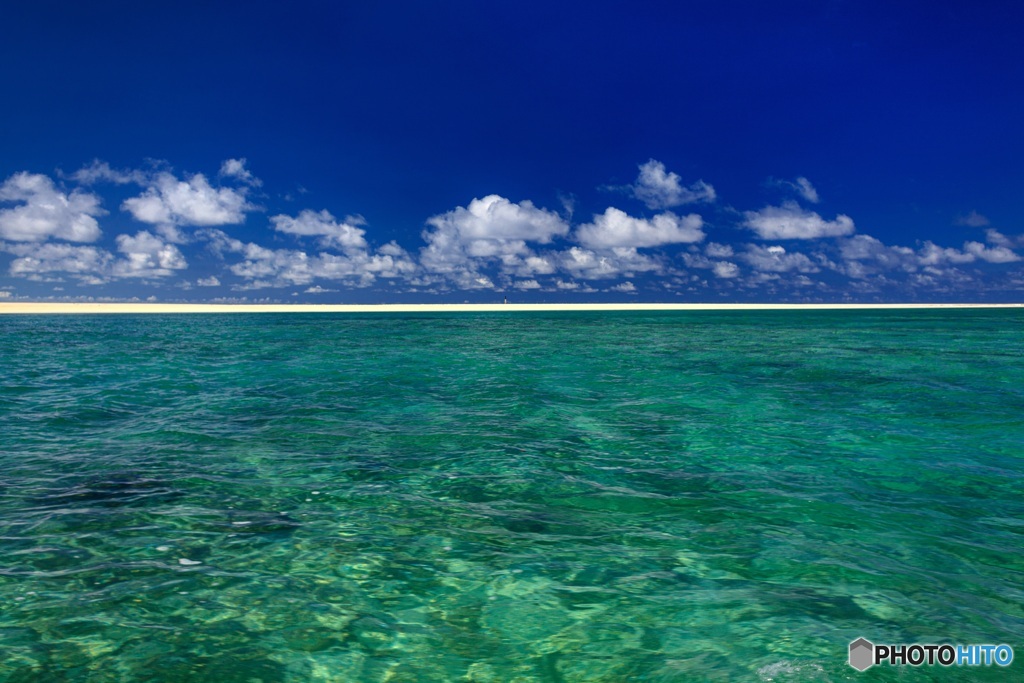 沖縄県・久米島の海の風景