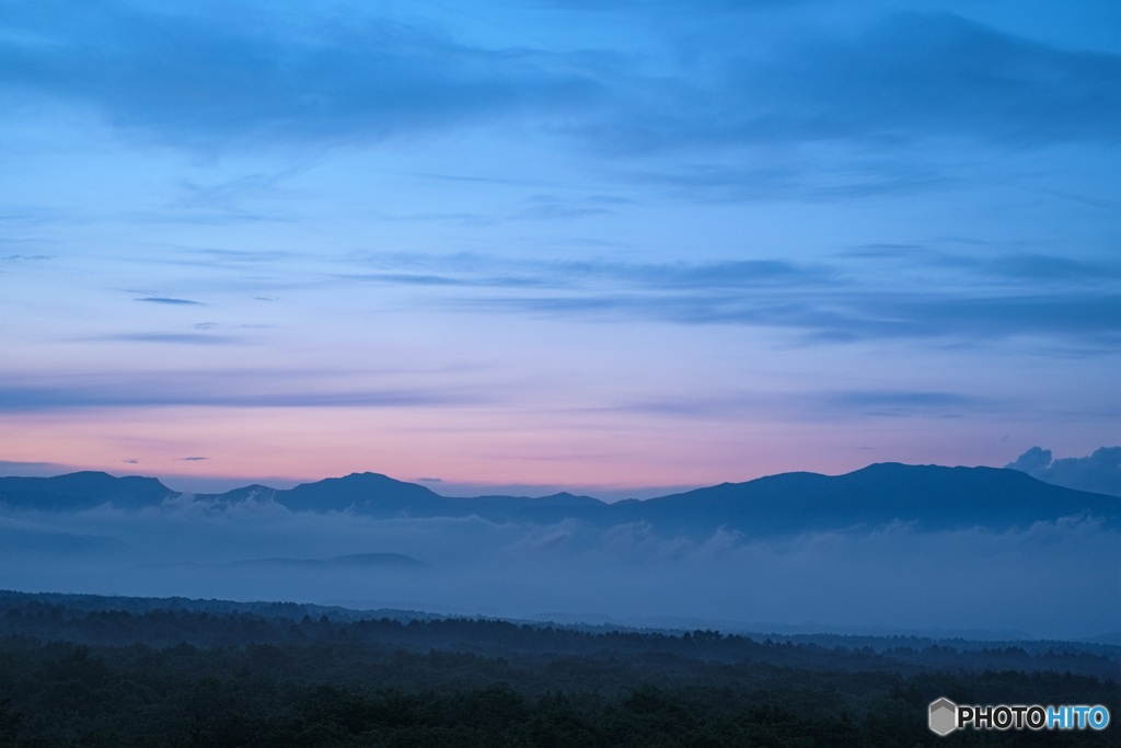 群馬県・元白根山と御飯岳の夕景