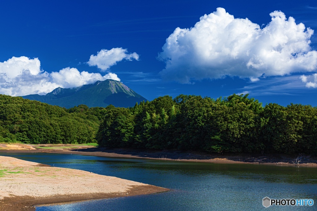 鳥取県・夏の大山の風景