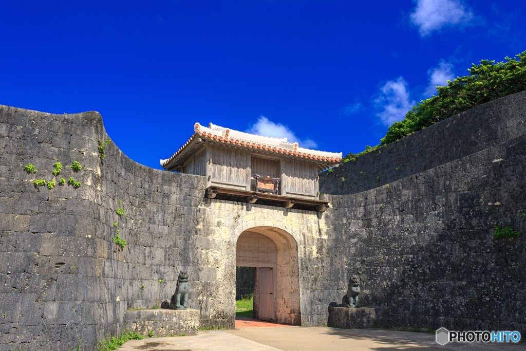 沖縄県・首里城 歓会門の風景