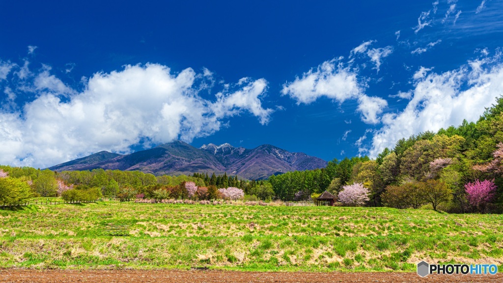 山梨県・春の八ヶ岳の風景