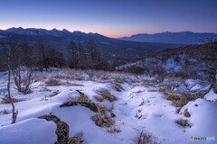 長野県・八子ヶ峰から望む八ヶ岳と南アルプスの夜明け