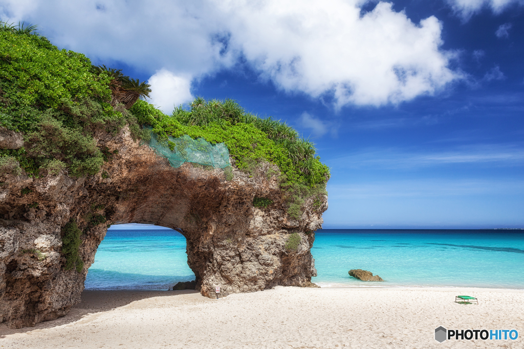 沖縄県・宮古島の砂山ビーチの風景