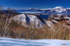 長野県・冬の野尻湖と黒姫山と飯縄山の風景 2