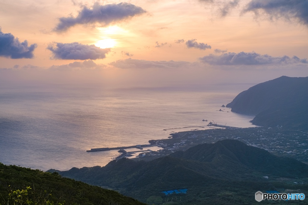東京都・八丈島 八丈富士からの夜明け
