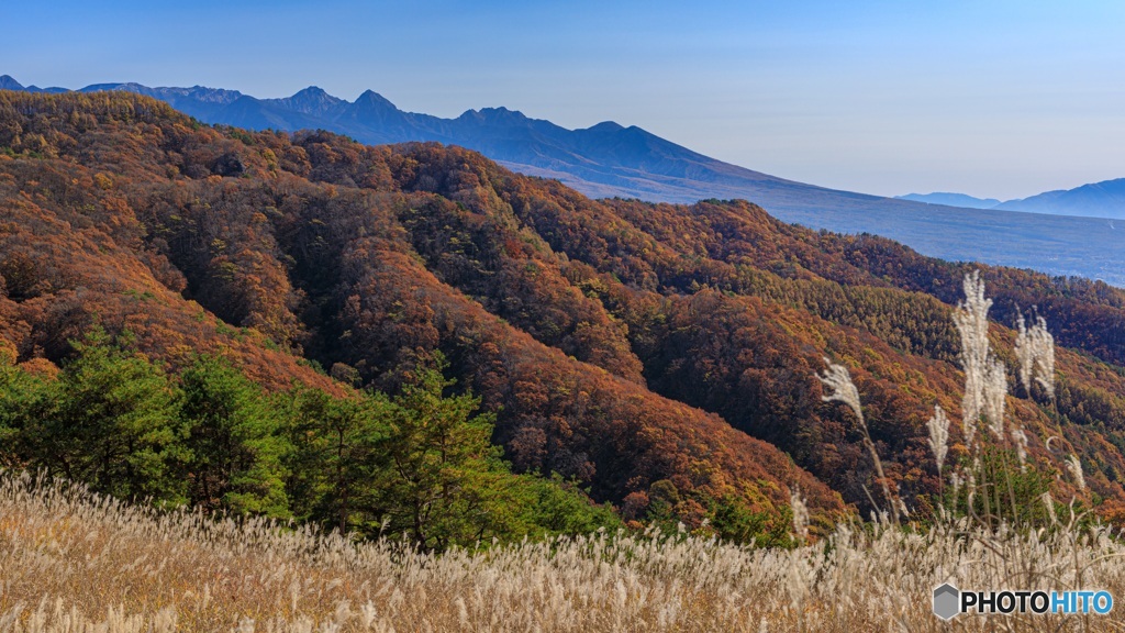 長野県・秋の車山高原と八ヶ岳の風景