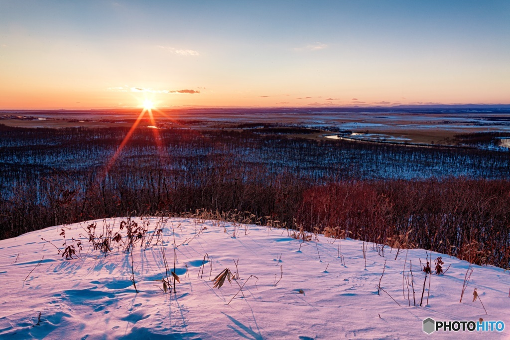 北海道・釧路市 冬の釧路湿原の夕景
