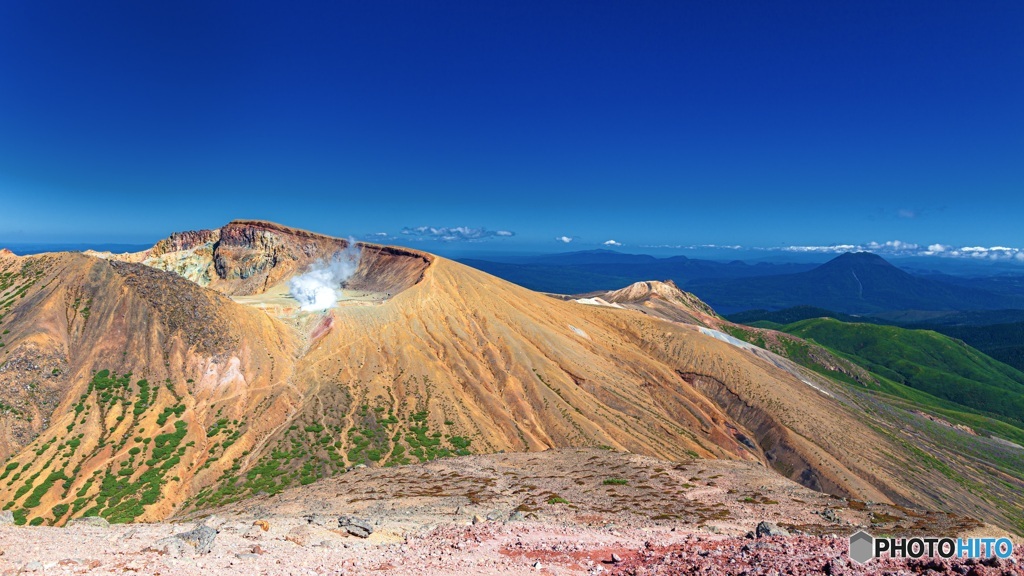北海道・阿寒国立公園 雌阿寒岳からの風景 3