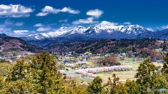 群馬県・武尊連峰と沼田市の桜