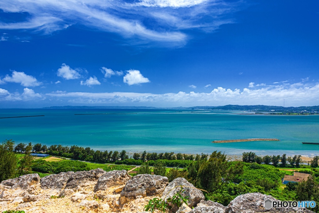 沖縄県・勝連城跡からの風景 2