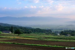 長野県・木島平村 幻想的な早朝の朝霧の風景