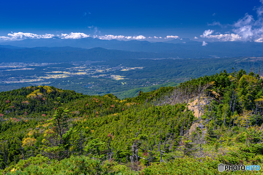 長野県・北横岳 初秋の山頂から眺める風景