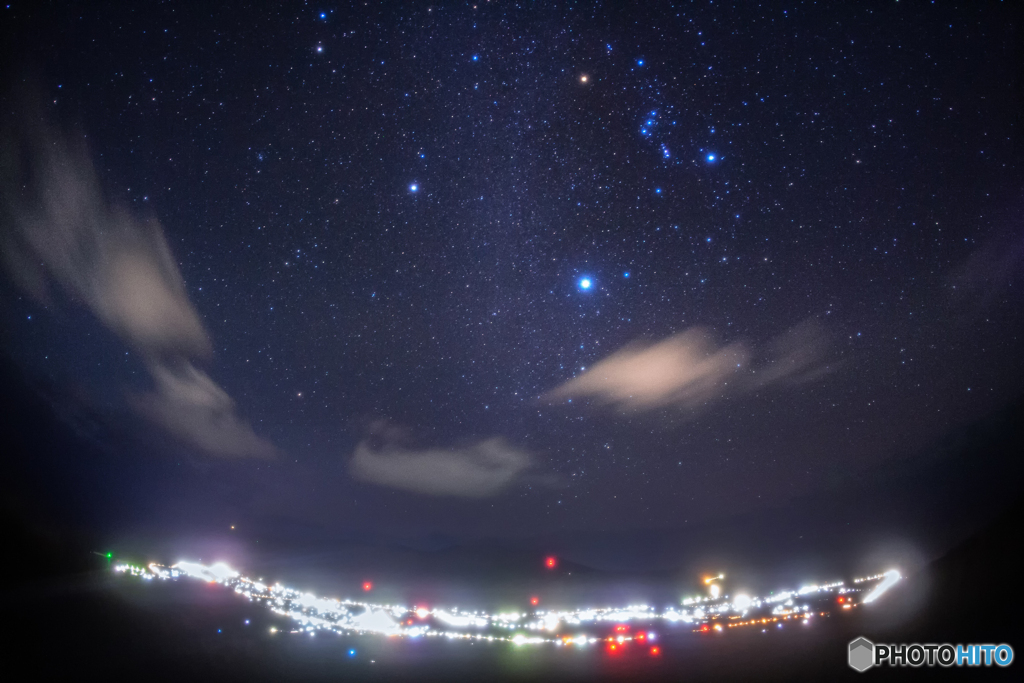 東京都・八丈島の星空と夜景
