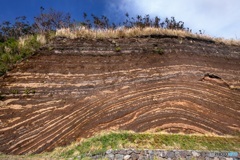 東京都・伊豆大島の地層の風景