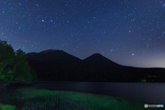 北海道・阿寒国立公園 オンネトーの星空 1