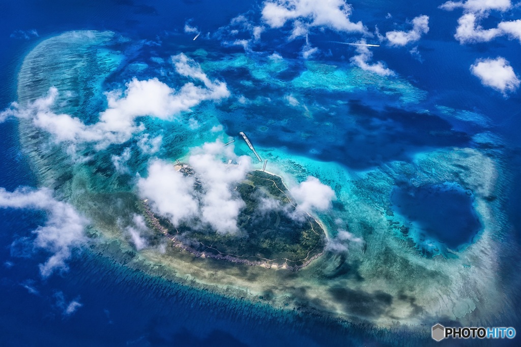 沖縄県・鳩間島上空 1