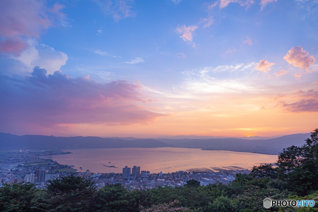 長野県・夏の立石公園の夕景