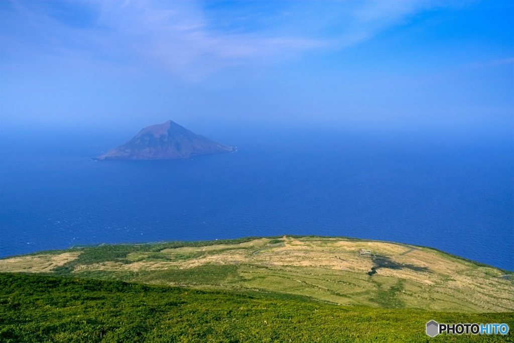 東京都・八丈島 八丈富士から望む八丈小島
