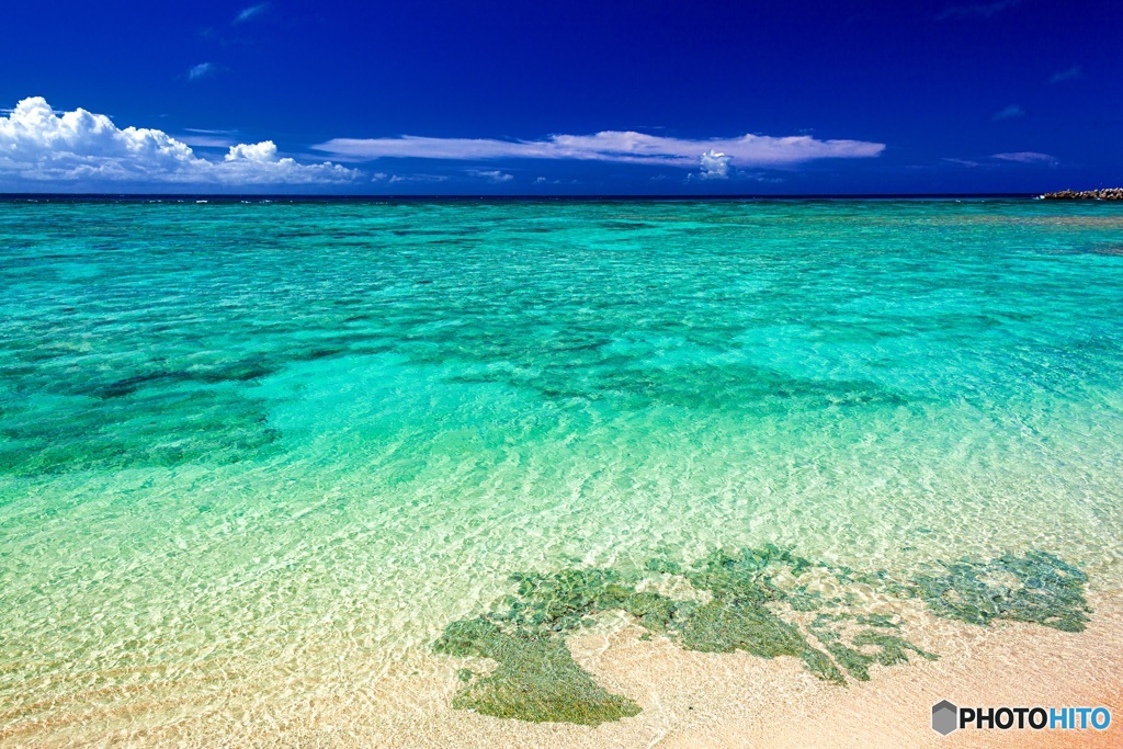 鹿児島県・与論島 ビーチの風景 1